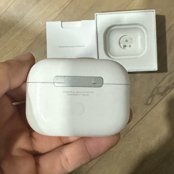 AirPod Pro 2nd Gen ( opentooffers) - Picture 3 of 4